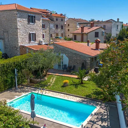 Stonehouse Ewa&pool Medulin